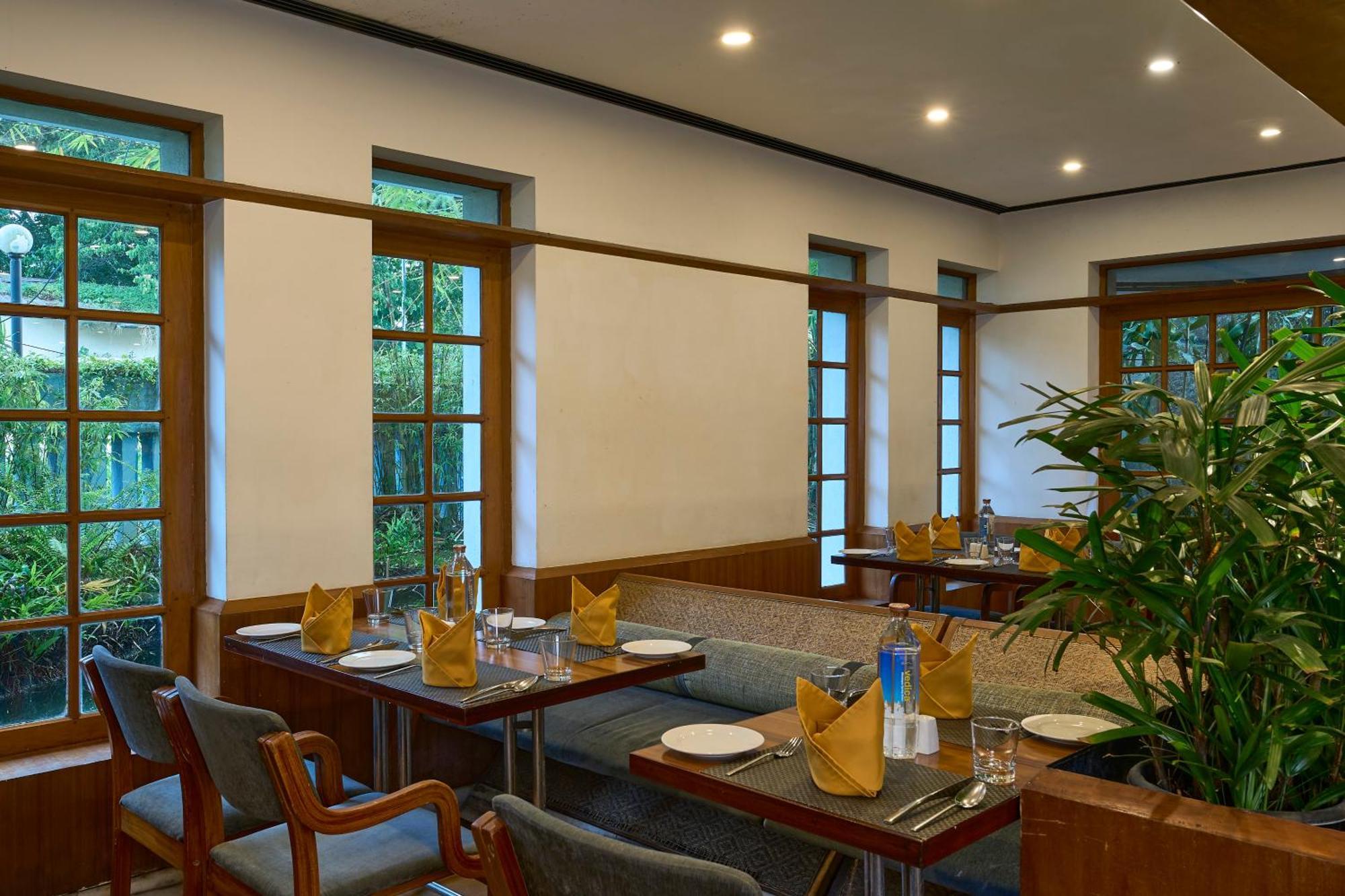 Casino Hotel - Cgh Earth, Cochin Kochi Exterior photo