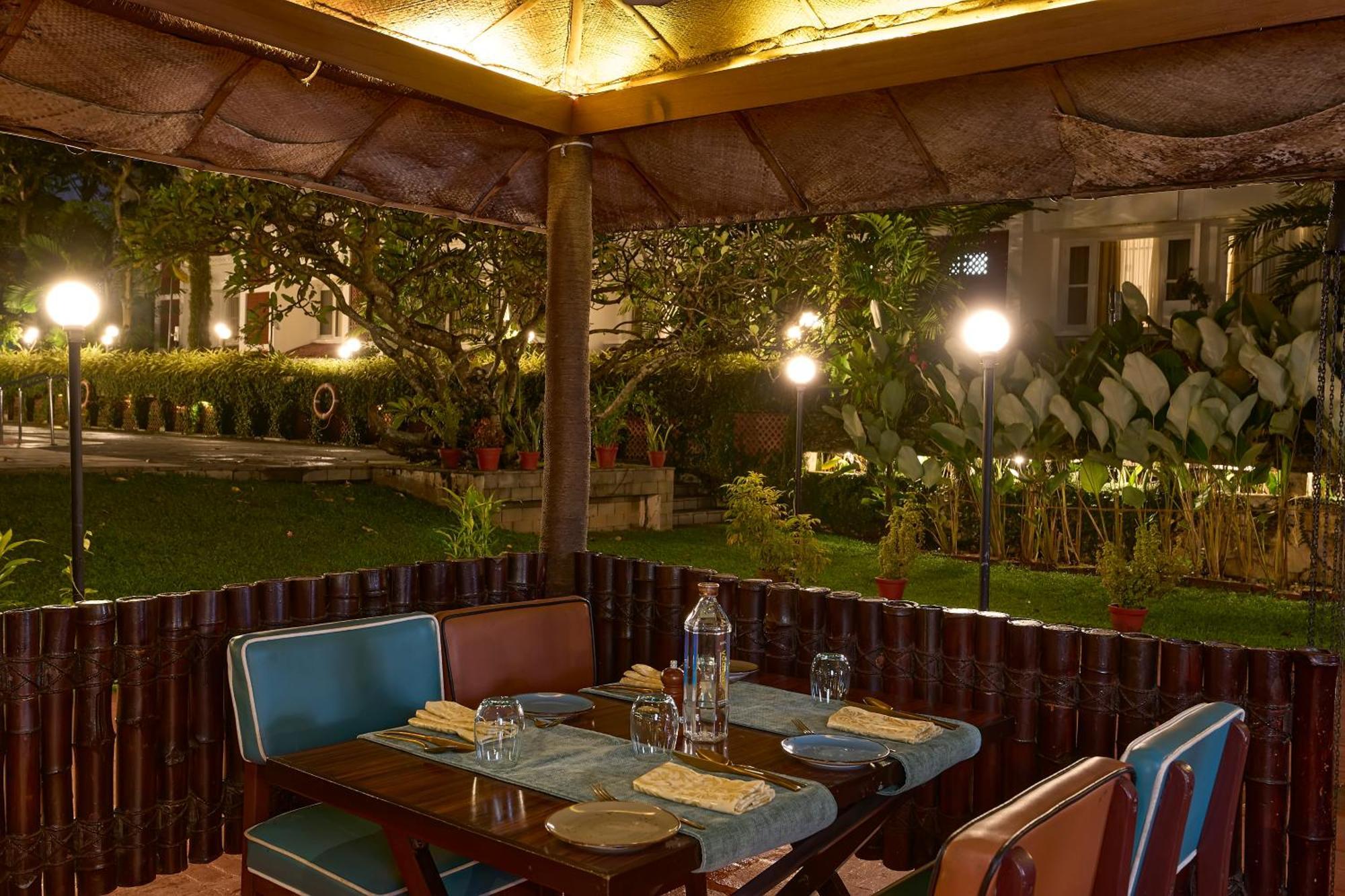 Casino Hotel - Cgh Earth, Cochin Kochi Exterior photo