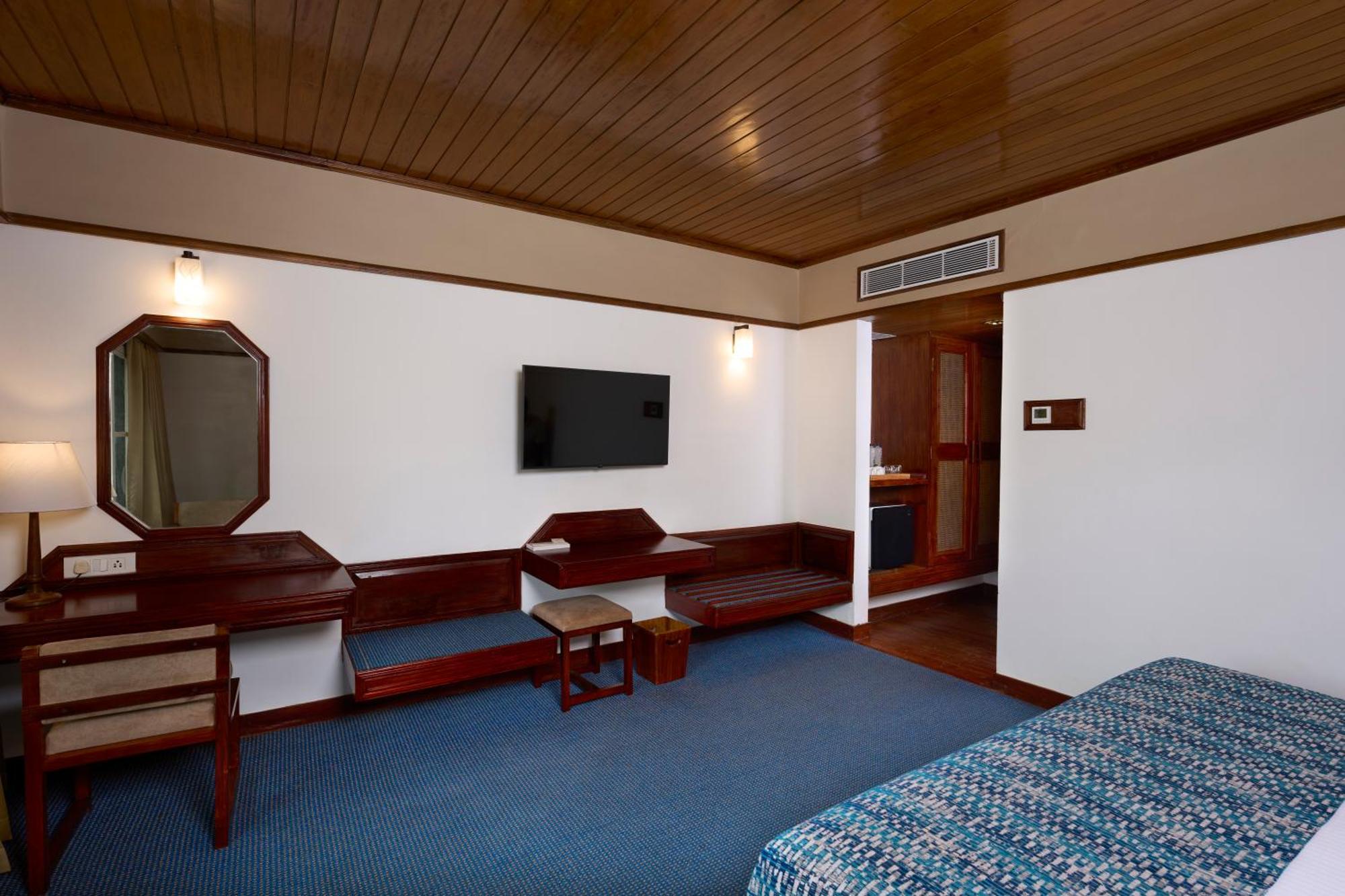 Casino Hotel - Cgh Earth, Cochin Kochi Exterior photo