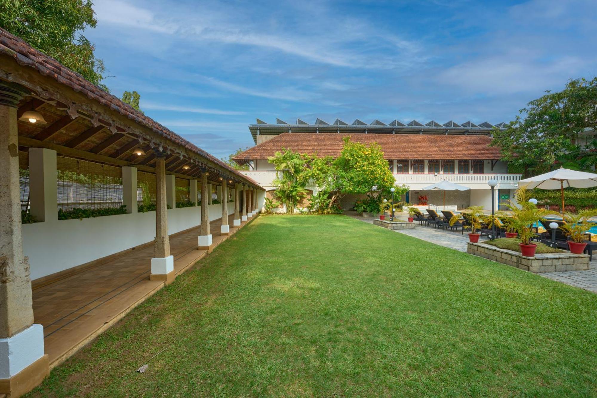 Casino Hotel - Cgh Earth, Cochin Kochi Exterior photo